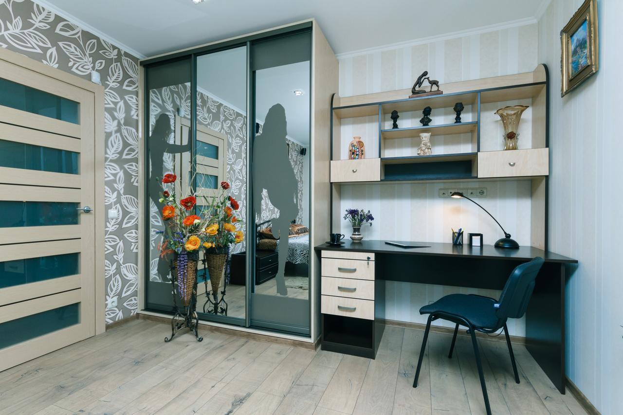 Apartment on Sevastopolska Square Kiev Exteriör bild